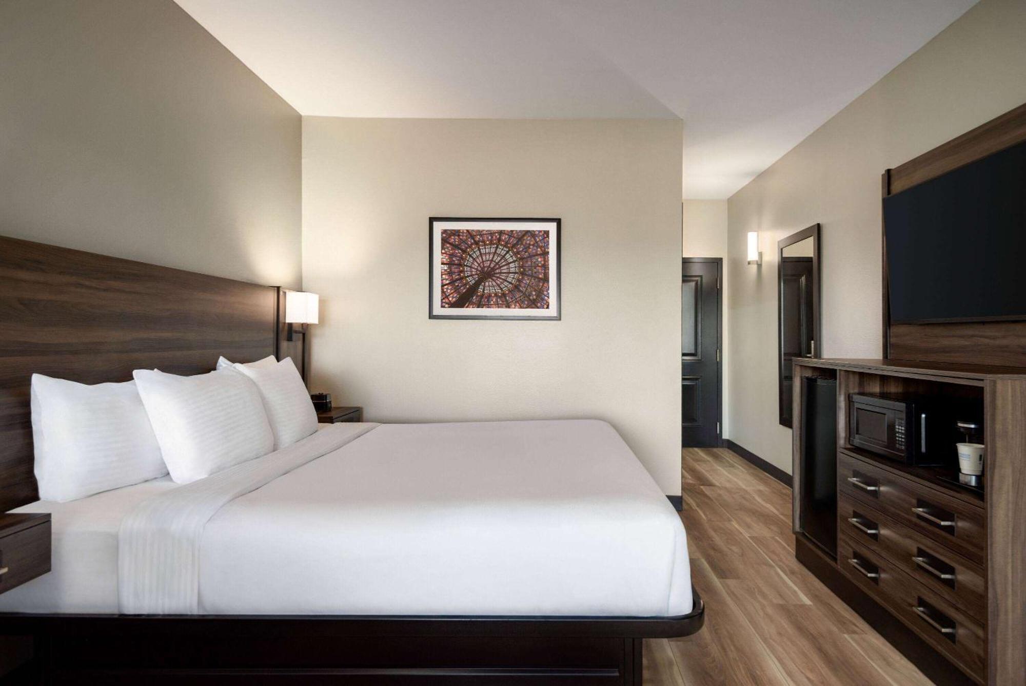 La Quinta By Wyndham Gonzales La Hotel Екстериор снимка