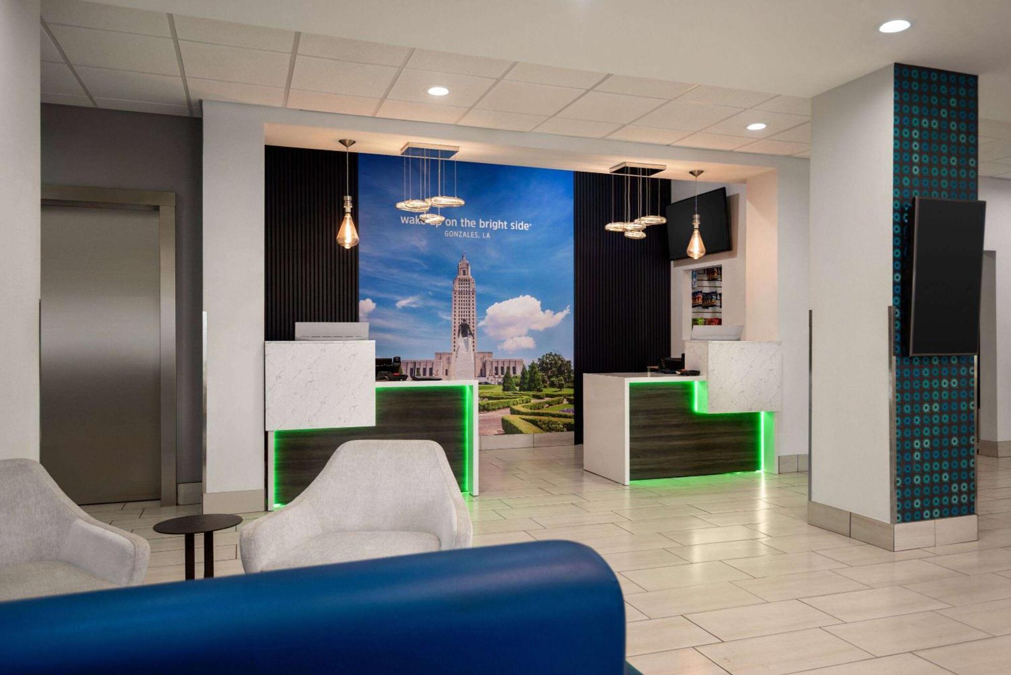 La Quinta By Wyndham Gonzales La Hotel Екстериор снимка
